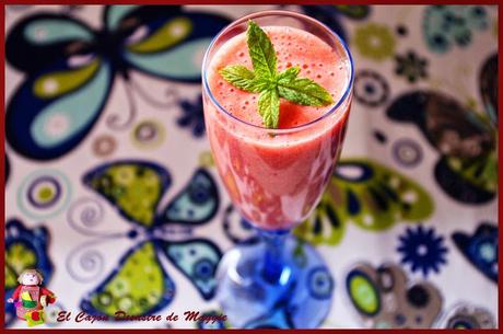 BATIDO DE FRESA Y PLÁTANO BATIDO DE FRESA Y PLÁTANO