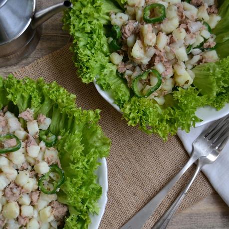 ENSALADA DE PATATA CON ATÚN Y LECHUGA RIZADA ENSALADA DE PATATA CON ATÚN Y LECHUGA RIZADA