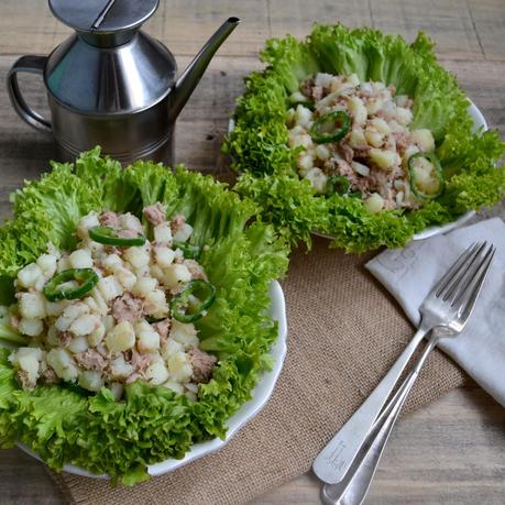 ENSALADA DE PATATA CON ATÚN Y LECHUGA RIZADA ENSALADA DE PATATA CON ATÚN Y LECHUGA RIZADA