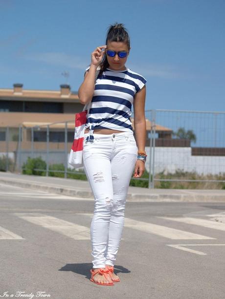 OUTFIT SAILOR LOOK