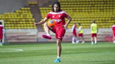 Falcao ya toca balón