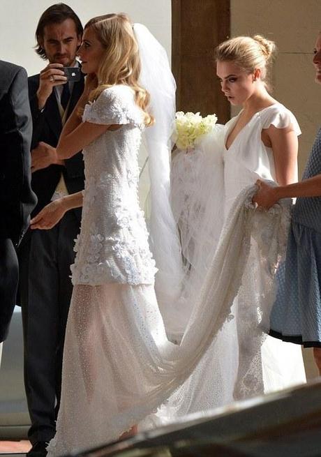 Primeras imágenes del vestido de novia de Poppy Delevingne (y Cara como dama de honor) poppy delevingne wedding dress cara bridesmaid chanel