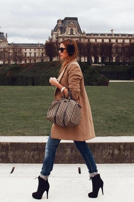 Cómo usar jeans y los zapatos adecuados Cómo usar jeans y los zapatos adecuados