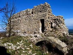 Castillo en ruinas: Queralt-Bellprat-Barcelona