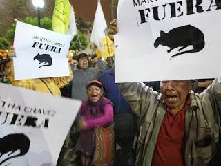 El mundo al revés: los Derechos Humanos en las manos de Martha Chávez El mundo al revés: los Derechos Humanos en las manos de Martha Chávez