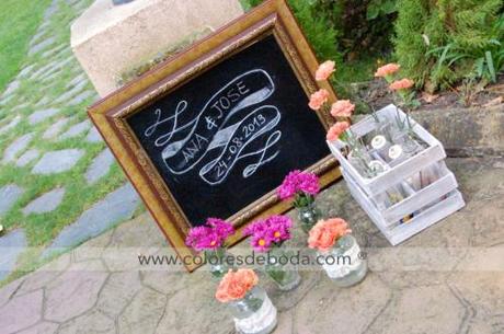 Ideas para dar la bienvenida a vuestros invitados a la boda 0-colores_de_boda-rincon-bienvenida-fucsia-naranja-1