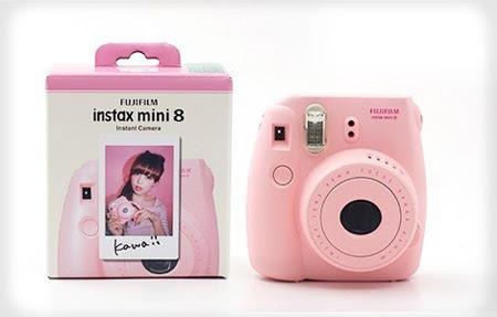 Y el ganador del sorteo de la Instax mini 8 es… colores-de-boda-instax-mini-8-rosa