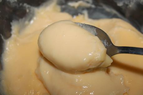 CUPCAKES DE CHOCOLATE Y CREMÉ BRULEÉ CUPCAKES DE CHOCOLATE Y CREMÉ BRULEÉ