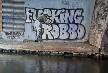 Guerra de Grafittis- Bansky vs Robbo Guerra de Grafittis- Bansky vs Robbo
