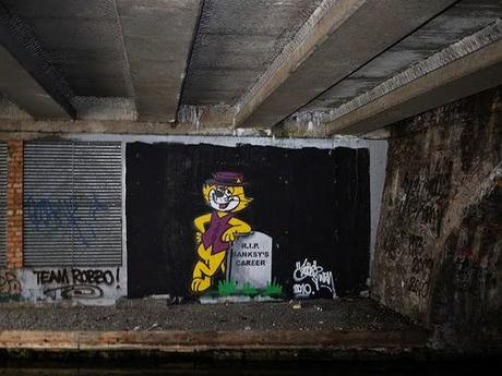 Guerra de Grafittis- Bansky vs Robbo Guerra de Grafittis- Bansky vs Robbo