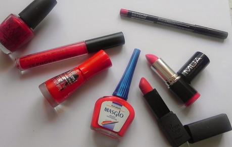 Nueva sección de looks: De labios y uñas. Nueva sección de looks: De labios y uñas.