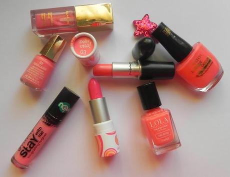 Nueva sección de looks: De labios y uñas. Nueva sección de looks: De labios y uñas.
