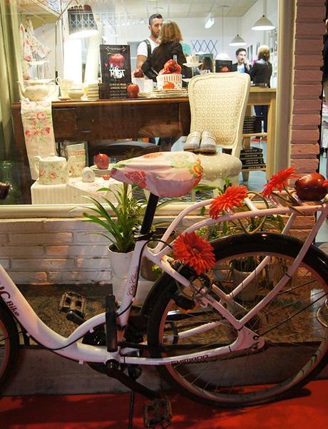 Crónica de la presentación del libro: La Mesa del Pecado de Larousse Editorial Crónica de la presentación del libro: La Mesa del Pecado de Larousse Editorial