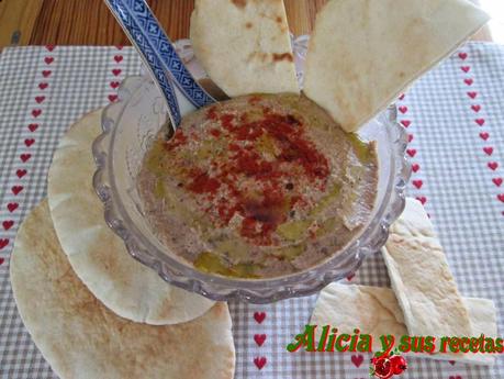 TAHINI BABA GANOUSH, MUTABAL (CREMA DE BERENJENAS) TAHINI BABA GANOUSH, MUTABAL (CREMA DE BERENJENAS)