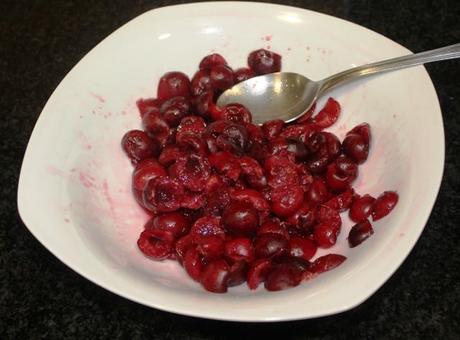 KIRSCH STREUSELKUCHEN (DE CEREZAS), EL SEGUNDO ANIVERSARIO DE DESAFÍO EN LA COCINA KIRSCH STREUSELKUCHEN (DE CEREZAS), EL SEGUNDO ANIVERSARIO DE DESAFÍO EN LA COCINA