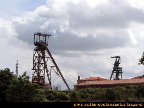Senda Verde Camocha - Pico Sol - Piles: Castillete de la mina de la Camocha