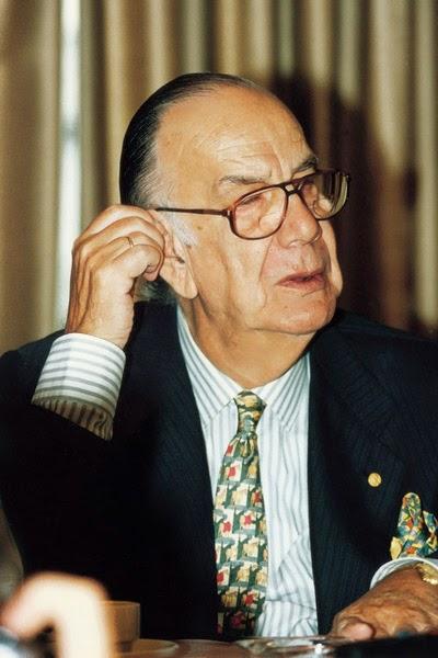 Camilo José Cela, ganador del Planeta en 1994
