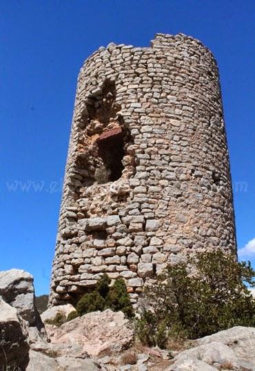 Castillo de Montornés, senderismo en del Desierto de las Palmas Castillo de Montornés, senderismo en del Desierto de las Palmas