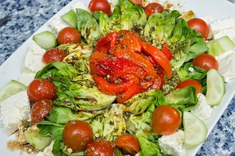ensalada griega de pimientos asados caseros y queso feta ensalada griega de pimientos asados caseros y queso feta