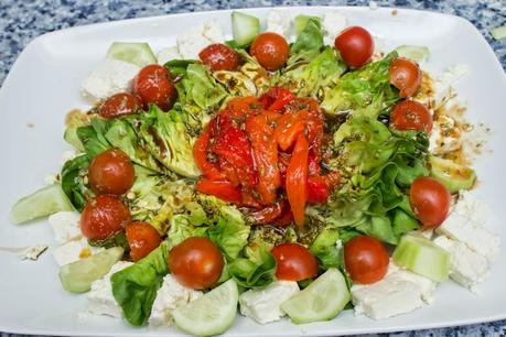 ensalada griega de pimientos asados caseros y queso feta ensalada griega de pimientos asados caseros y queso feta