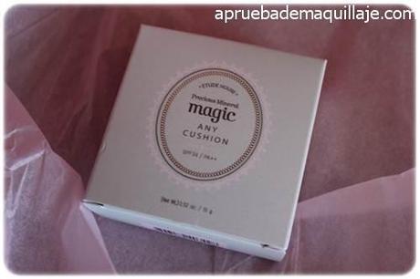 Pink Box de mayo de Etude House Caja del precious mineral magic any cushion tono Magic Mint de Etude House
