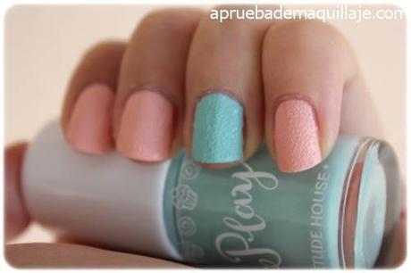 Pink Box de mayo de Etude House Swatch 2 de los esmaltes de uñas play texture sugar powder nails de Etude House tonos 192 y 194