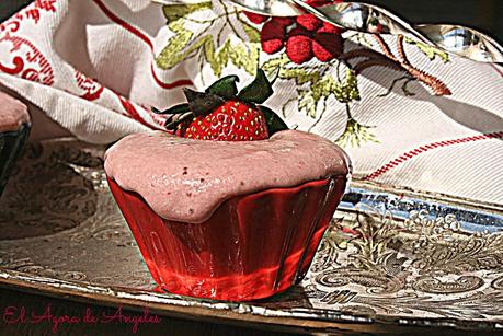 MOUSSE DE FRESAS MOUSSE DE FRESAS