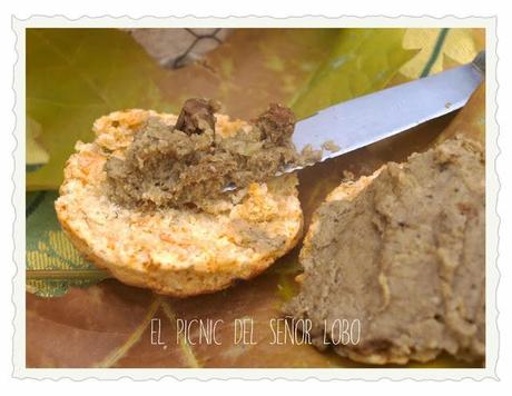 Paté de setas silvestres y scones de romero para un mentiroso Paté de setas silvestres y scones de romero para un mentiroso