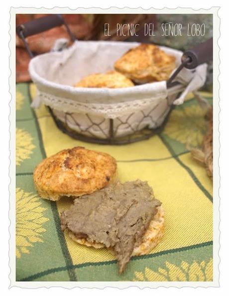 Paté de setas silvestres y scones de romero para un mentiroso Paté de setas silvestres y scones de romero para un mentiroso