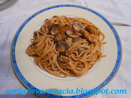 conlaneveravacia.blogspot.com ESPAGUETIS A LA MARINERA