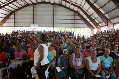 Miles madres asisten a acto con Frank Del Valle y Despertar Provincial.