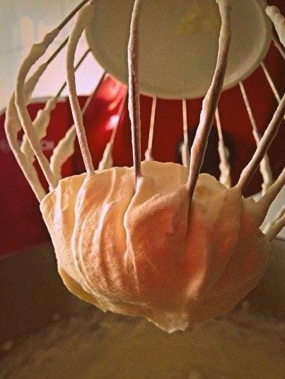 CUPCAKES PAVLOVA CUPCAKES PAVLOVA