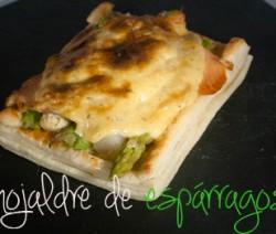 Hojaldre de espárragos y salmón con salsa Bearnesa hojalesp01