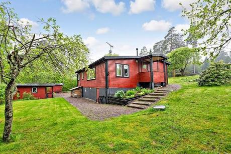 Cabana Rustica en el Lago Malaren Cabana Rustica en el Lago Malaren