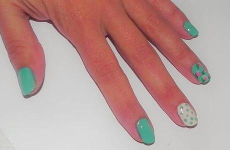 Maquillaje inspirado en nail art: Flores Vintage (look con Deborah) Maquillaje inspirado en nail art: Flores Vintage (look con Deborah)