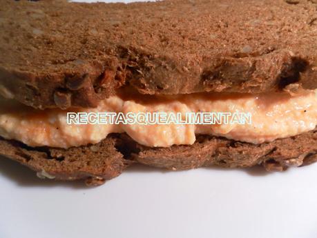 SANDWICH DE PAVO CON MANZANA SANDWICH DE PAVO CON MANZANA