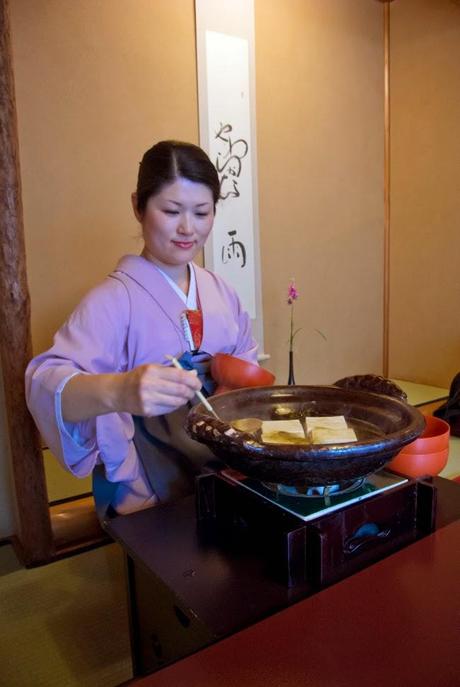 Tofuya-Ukai: Una comida tradicional en el centro de Tokio Tofuya-Ukai: Una comida tradicional en el centro de Tokio
