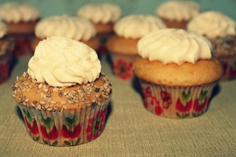 CUPCAKES DE VAINILLA CUPCAKES DE VAINILLA