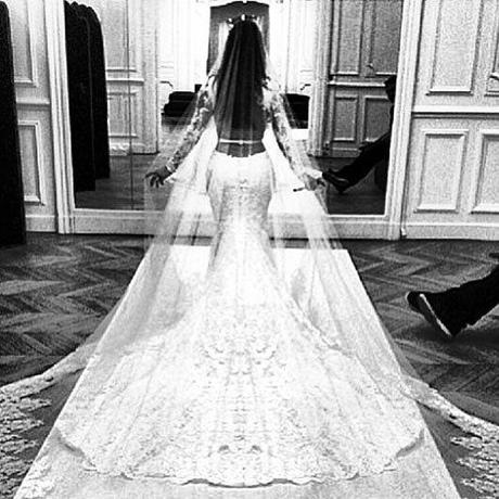 Kim Kardashian publica fotos de su boda Kim Kardashian vestido de boda