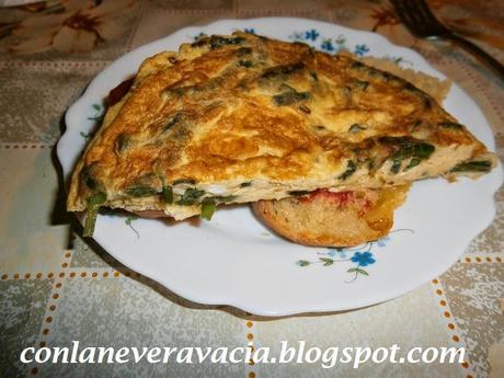 conlaneveravacia.blogspot.com TORTILLA DE ESPÁRRAGOS VERDES
