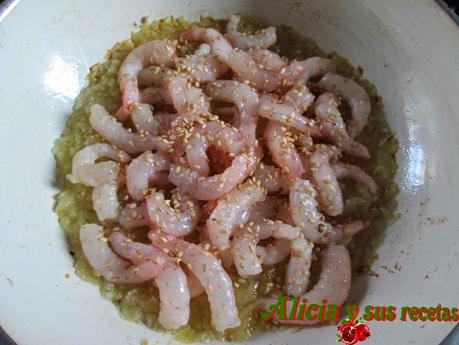 ENSALADA TEMPLADA DE TOMATE AGUACATE Y GAMBITAS ENSALADA TEMPLADA DE TOMATE AGUACATE Y GAMBITAS