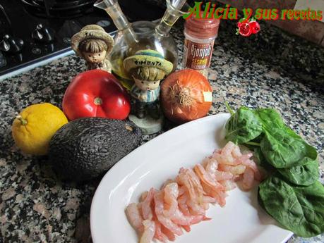 ENSALADA TEMPLADA DE TOMATE AGUACATE Y GAMBITAS ENSALADA TEMPLADA DE TOMATE AGUACATE Y GAMBITAS