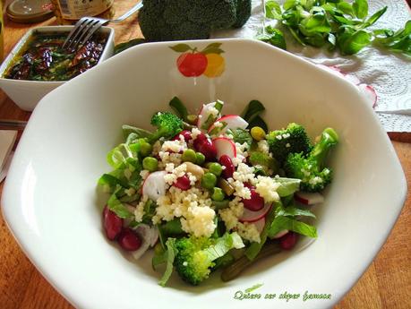Ensalada de legumbres y verduras con cuscús Ensalada de legumbres y verduras con cuscús