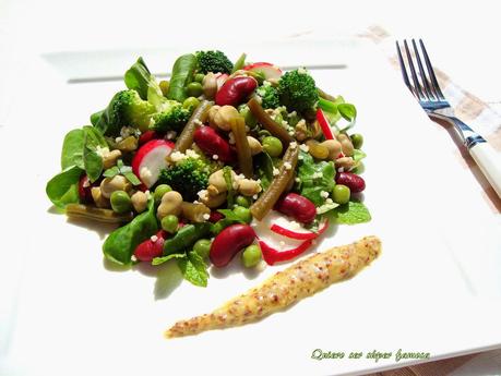 Ensalada de legumbres y verduras con cuscús Ensalada de legumbres y verduras con cuscús