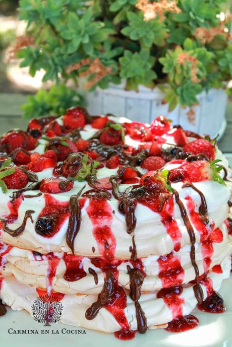 PAVLOVA DE FRESAS PAVLOVA DE FRESAS
