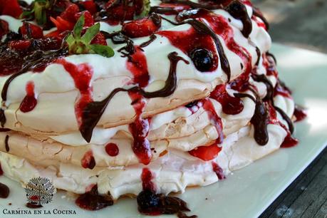 PAVLOVA DE FRESAS PAVLOVA DE FRESAS
