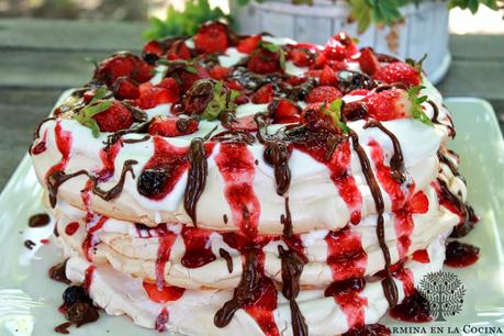PAVLOVA DE FRESAS PAVLOVA DE FRESAS