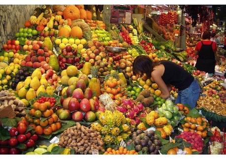 Goza de buena salud comiendo frutas y verduras