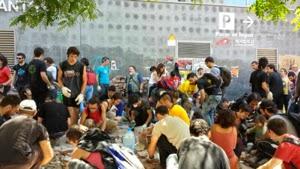 Con Can Vies, en el barrio de Sants Con Can Vies, en el barrio de Sants