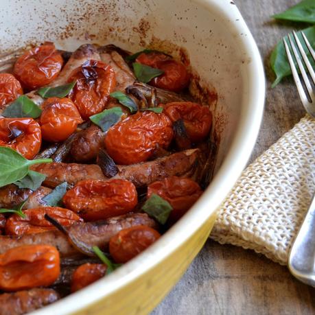 SALCHICHAS ASADAS CON TOMATES Y BALSAMICO SALCHICHAS ASADAS CON TOMATES Y BALSAMICO